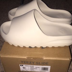 COPY - Yeezy Slide ‘Bone’